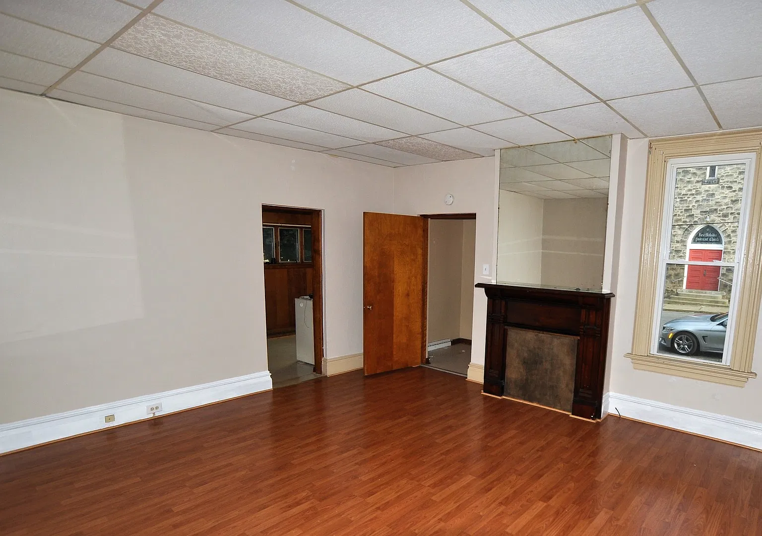 Heat Included!! Newly Updated Large First-Floor 1-Bedroom Apartment in Quiet Beaver Falls Neighbo... — Photo 2