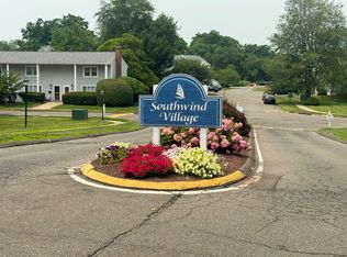 31 Carriage Dr #31, Milford, CT 06460