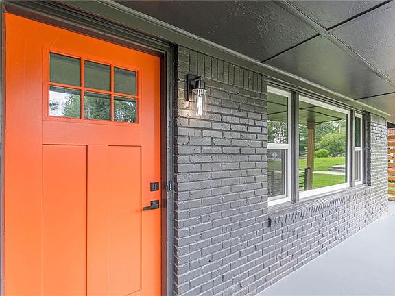 2nd image of 2352 Glendale Dr