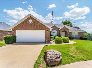 2807 Foxwood Dr, Springdale, AR 72762