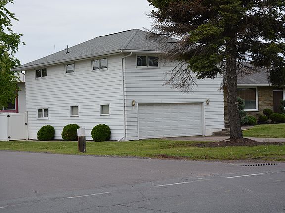 499 E Main St corner