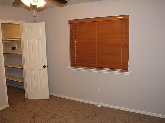 4th image of 15926 Luxembourg Dr