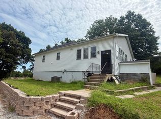 16669 Santa Fe Trl, Leavenworth, KS 66048