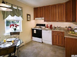 184 Milligan Rd, West Babylon, NY 11704