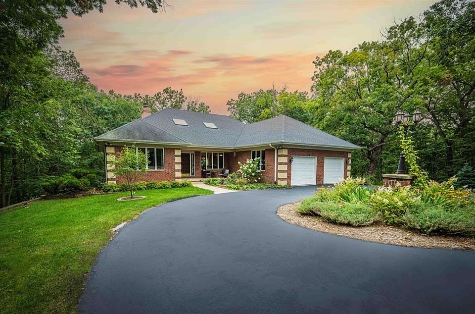 1st image of 50 Lincoln Dr