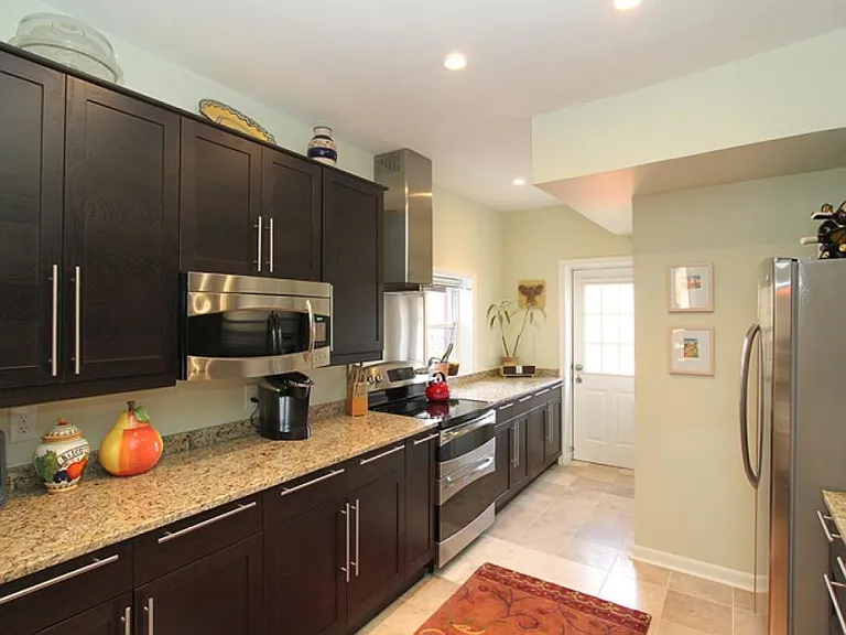 909 T St NW — Photo 3