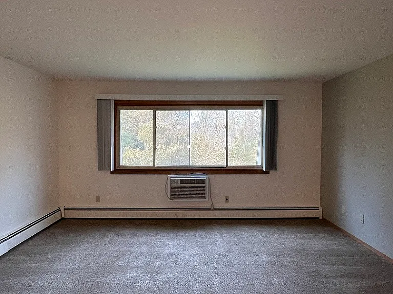 Ridge Manor Apartments — Photo 11