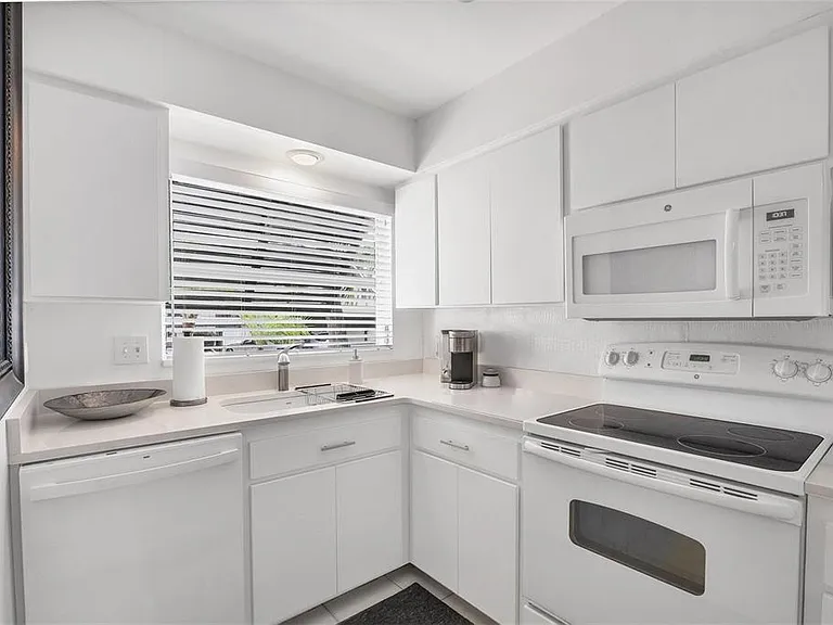 4660 Ocean Blvd #N1 — Photo 6
