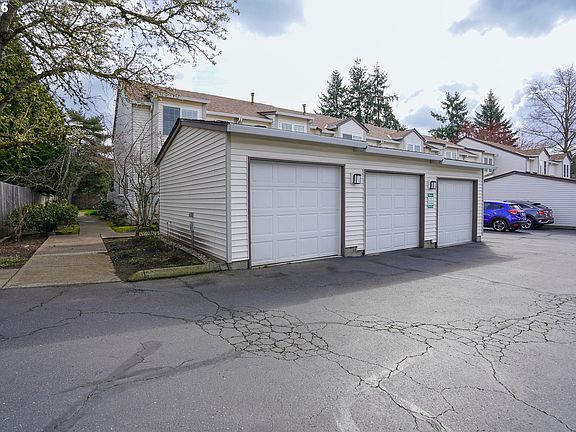 3rd image of 9348 SW Sutton Pl