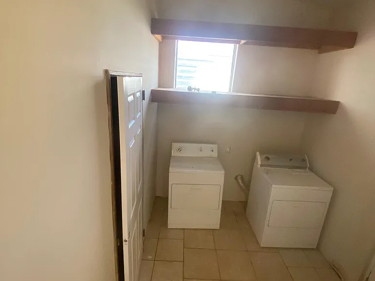2525 Dean Rd — Photo 12