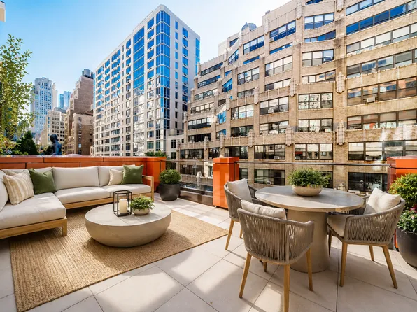 339 West 38th Street image 1 of 15