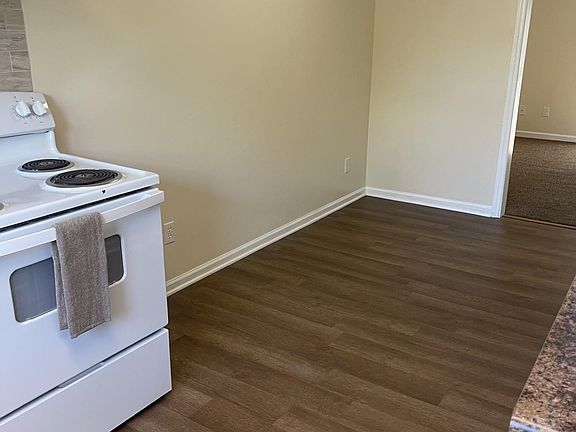 4th image of 1133 Mountain View Dr