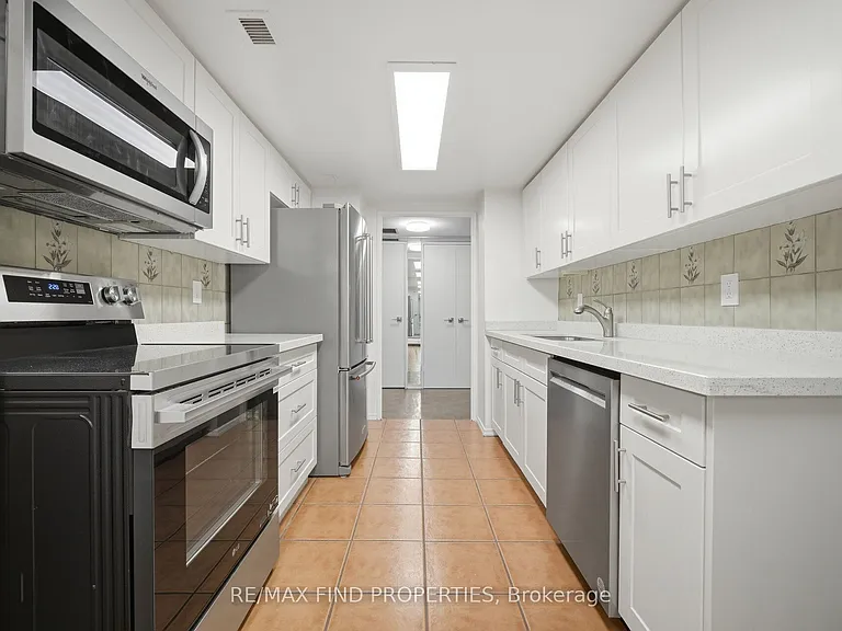 30 Wellington St E #901 — Photo 13