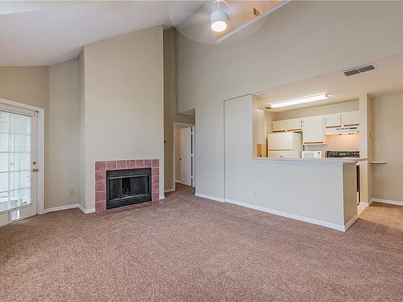 5th image of 6100 Westgate Dr APT 204