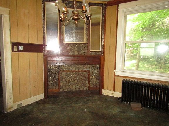 2nd image of 1317 Margaret St