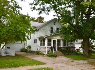 517 Elm St SE, Lowell, MI 49331