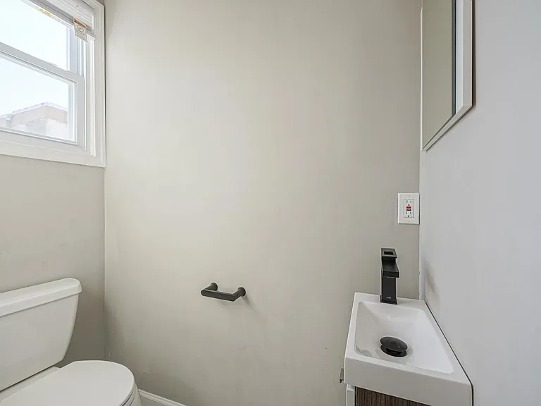 1910 Pierce St — Photo 17