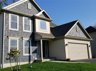 2210 Shadow Ln, Lake View, NY 14085