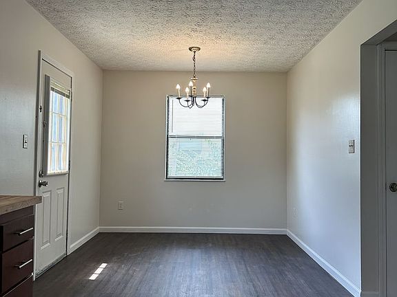 4th image of 3711 Heatherglen Dr