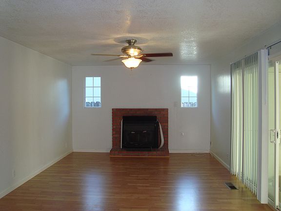 2nd image of 3147 Ponderosa Way