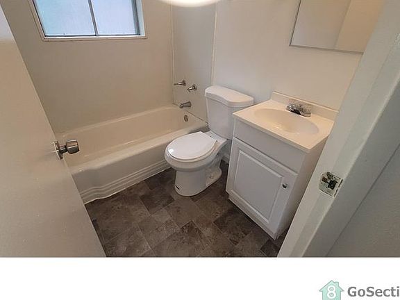 4th image of 2154 Sun Valley Dr