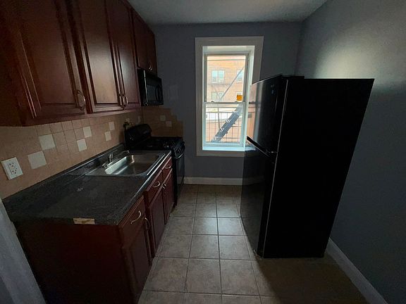2nd image of 4521 Cottage Pl #32E