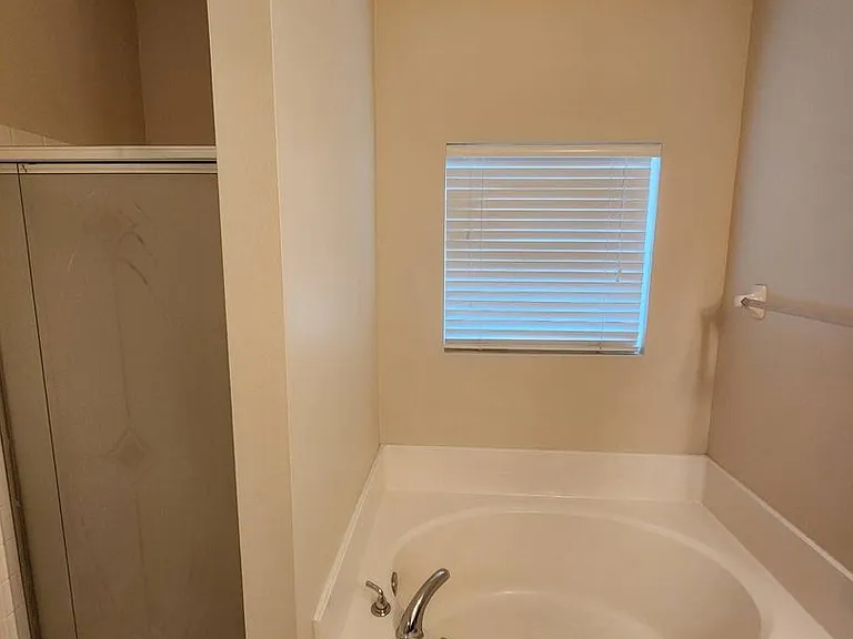 5352 Talbot Blvd — Photo 21