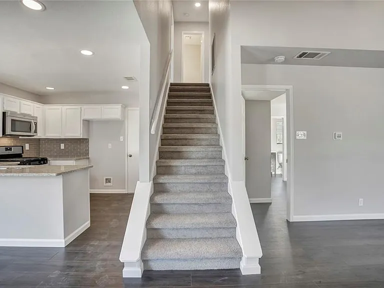 1517 Mason Creek Blvd — Photo 2