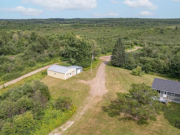 3rd image of 3869 Sandberg Rd