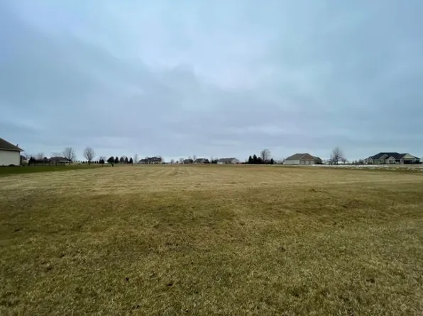 960 Tall Grass Ct, Somonauk, IL 60552