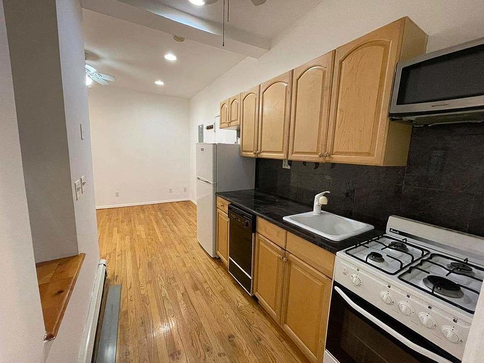 1st image of 113 W 106th St #2CS