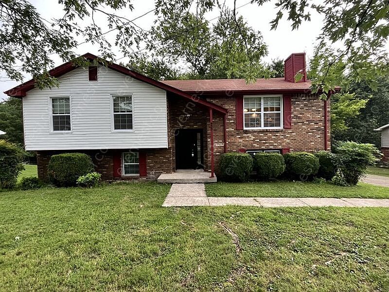 1st image of 922 Dominion Dr