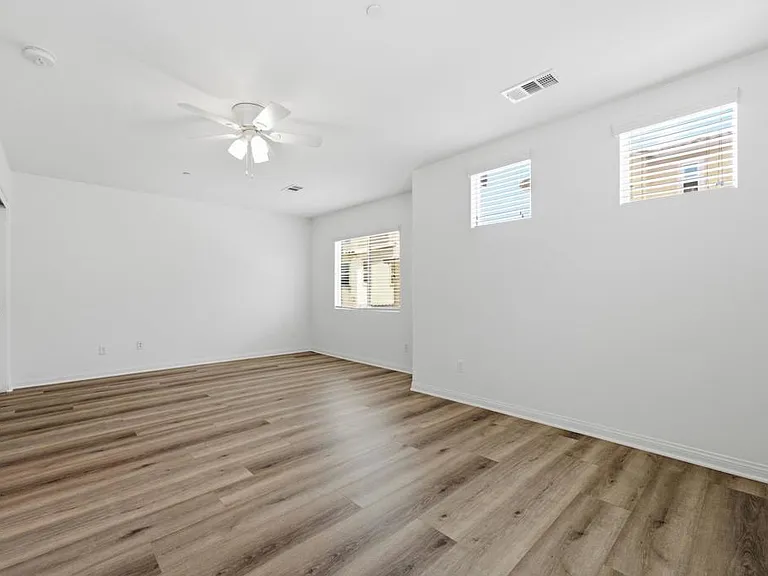 1418 Pershing Rd — Photo 17