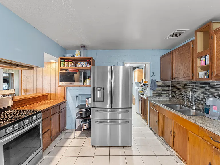 36769 Richards Ln — Photo 9