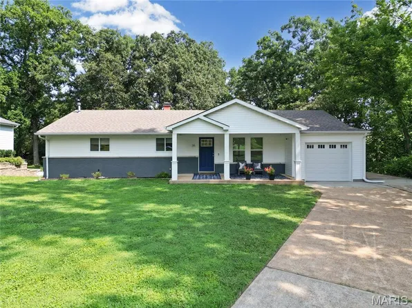 35 Branford Dr, Saint Louis, MO 63132