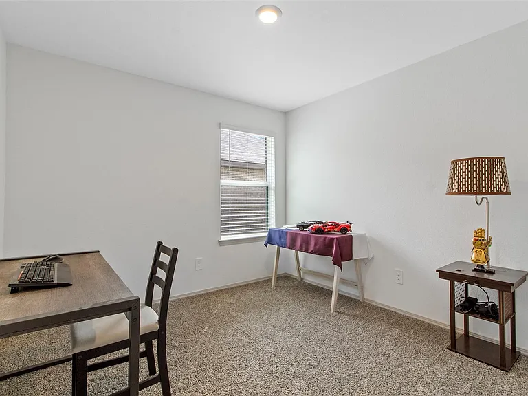 6685 Riplee St — Photo 4