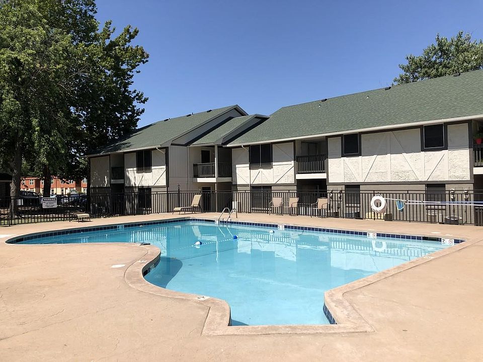 1st image of 301 Hal Muldrow Dr APT 703