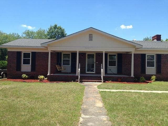 Quiet, well established neighborhood minutes from everything