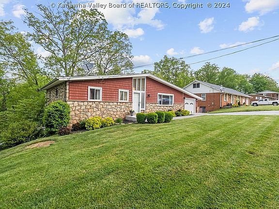 3rd image of 1320 Village Dr