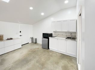 7302 Zelzah Ave, Reseda, CA 91335