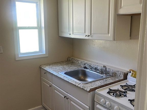 5th image of 607 Monticello Dr