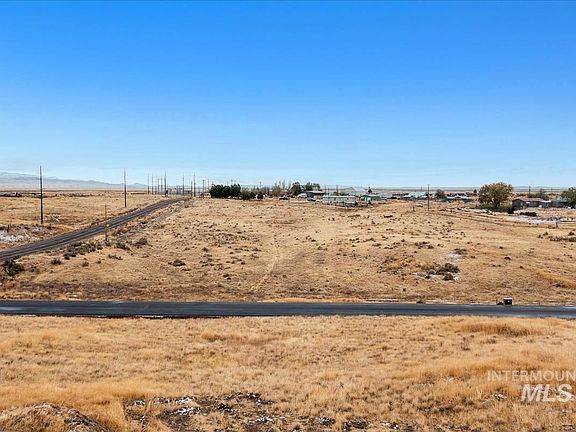 3rd image of 1 S Countryside Pl