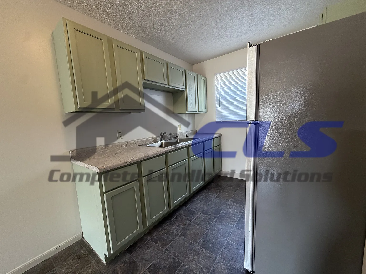 820 Poplar Street - 6 — Photo 2