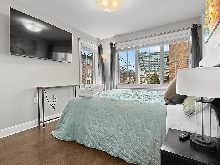200 Laird Ave #101 — Photo 16