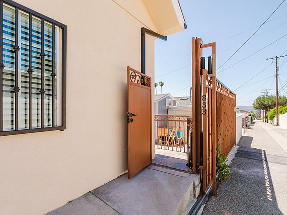 5th image of 833 E Verdugo Ave