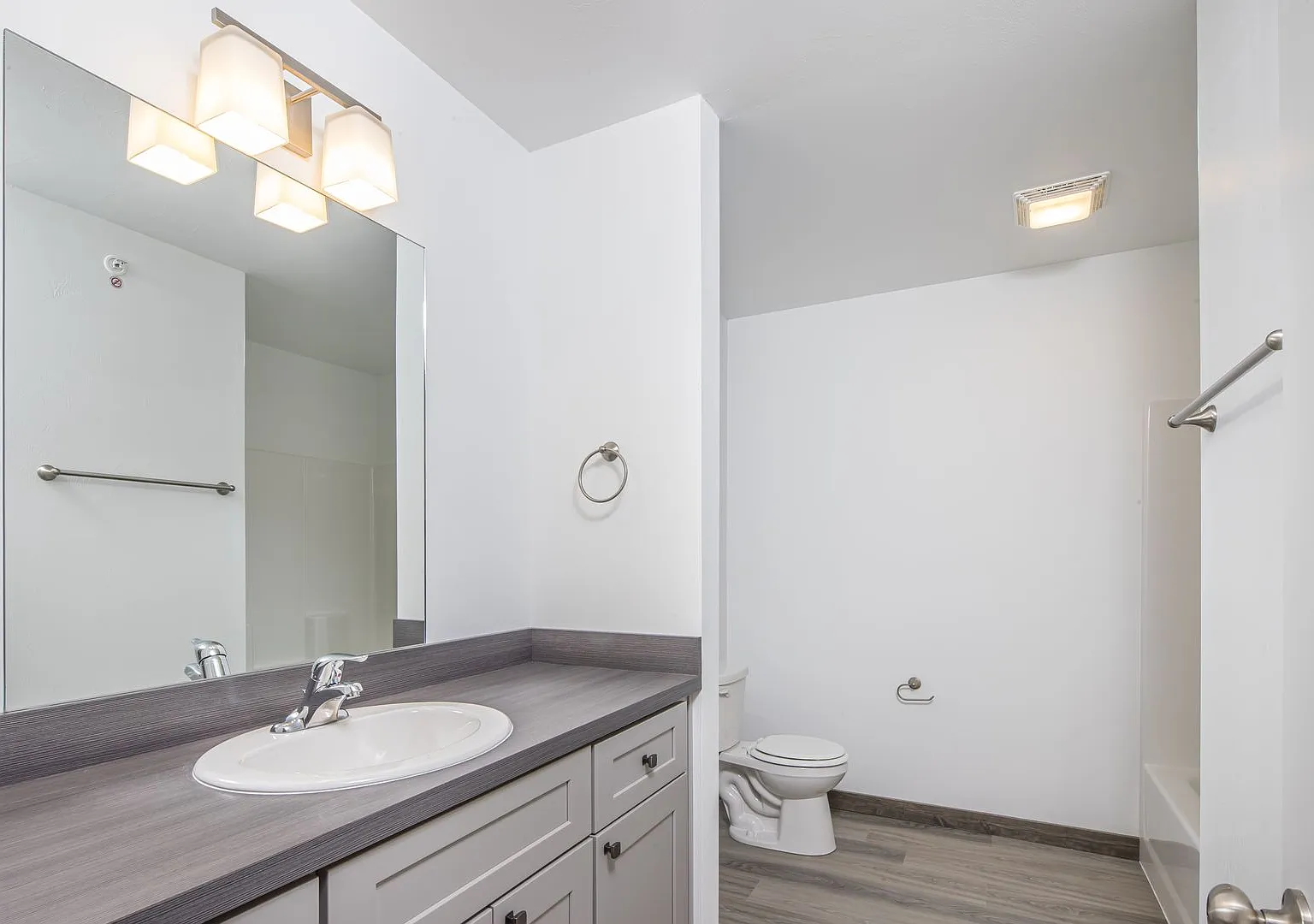 1801 Golden West Drive — Photo 3