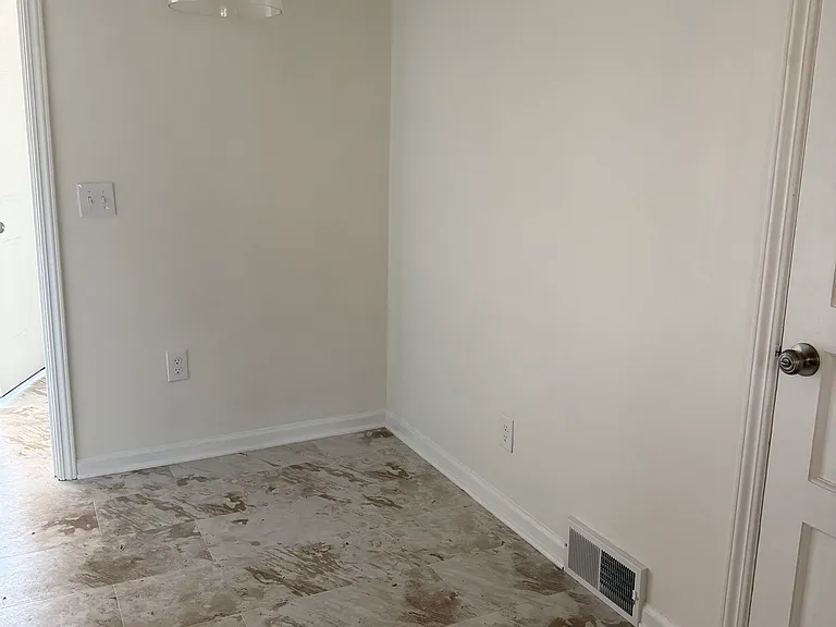 61 Fernboro Rd — Photo 9