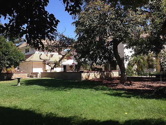 5th image of 61 Camarillo Dr