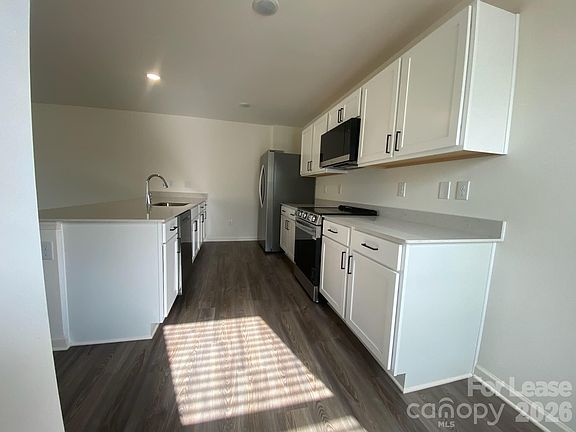 2nd image of 611 Richard Rd