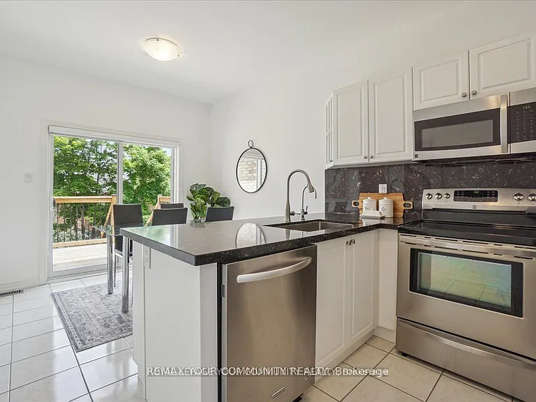 2172 Dawson Cres — Photo 13